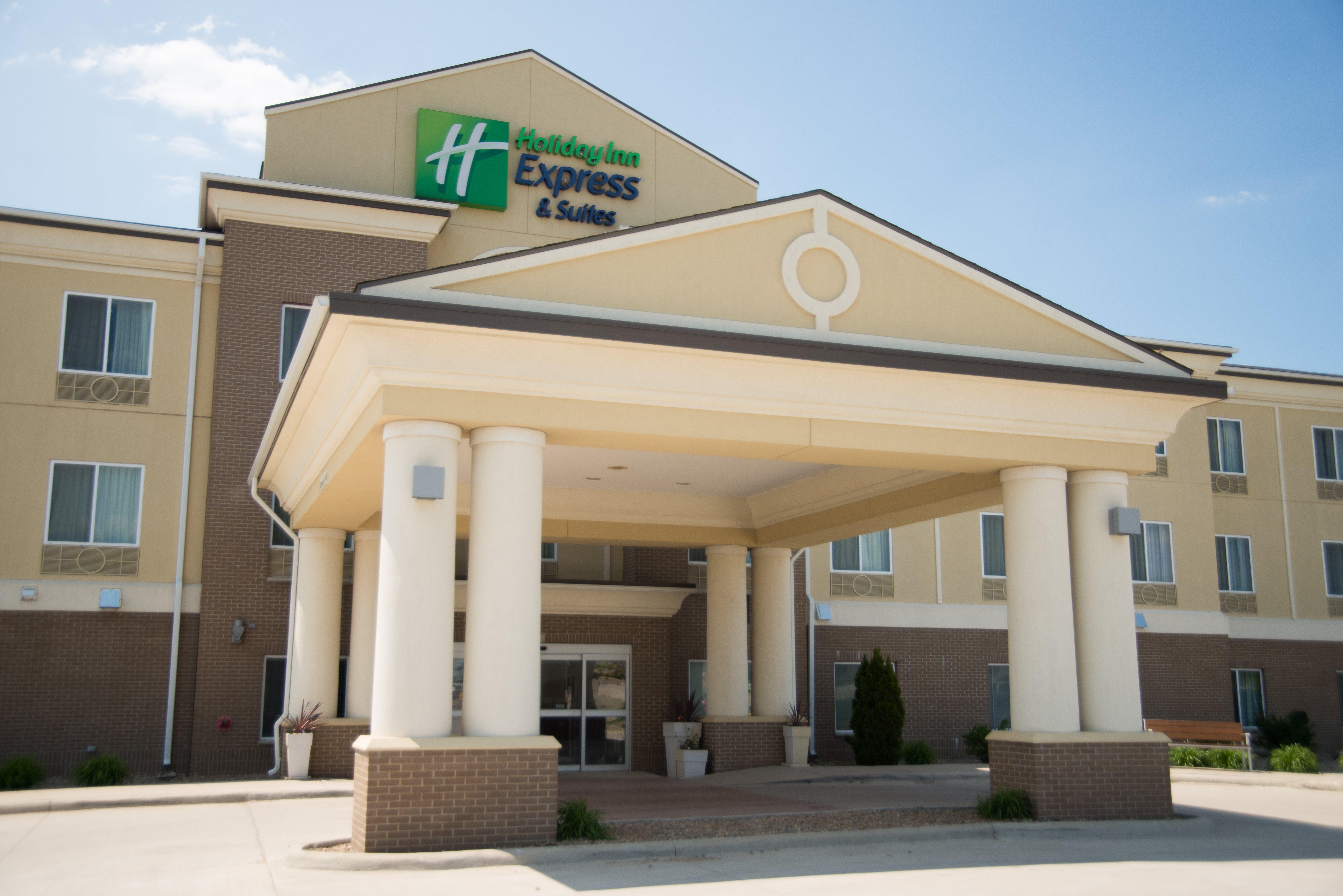 Holiday Inn Express & Suites Northwood, An Ihg Hotel Exterior photo